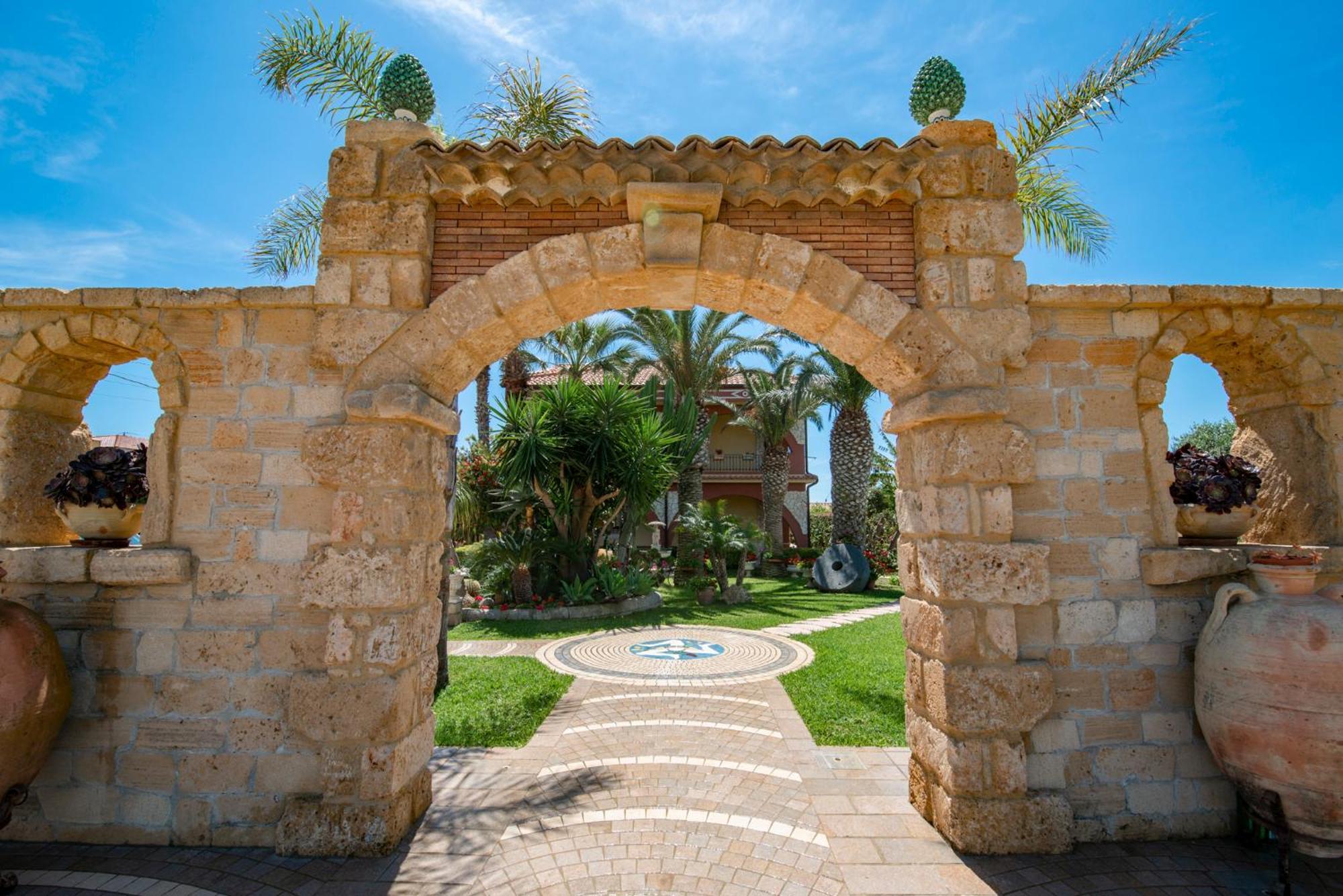 Villa Del Papiro Charme Apartments Avola Exterior foto
